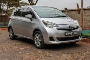 Toyota Ractis 2015 Silver