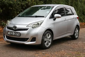 Toyota Ractis 2015 Silver