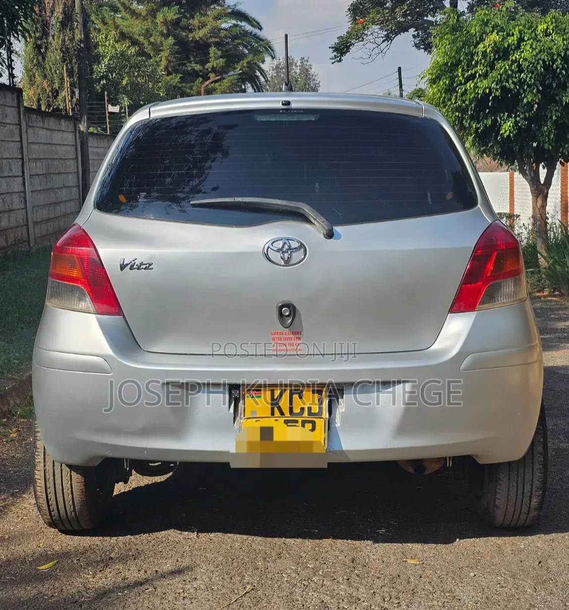 Toyota Vitz 2010 Silver