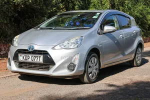 Toyota Aqua 2016 Silver