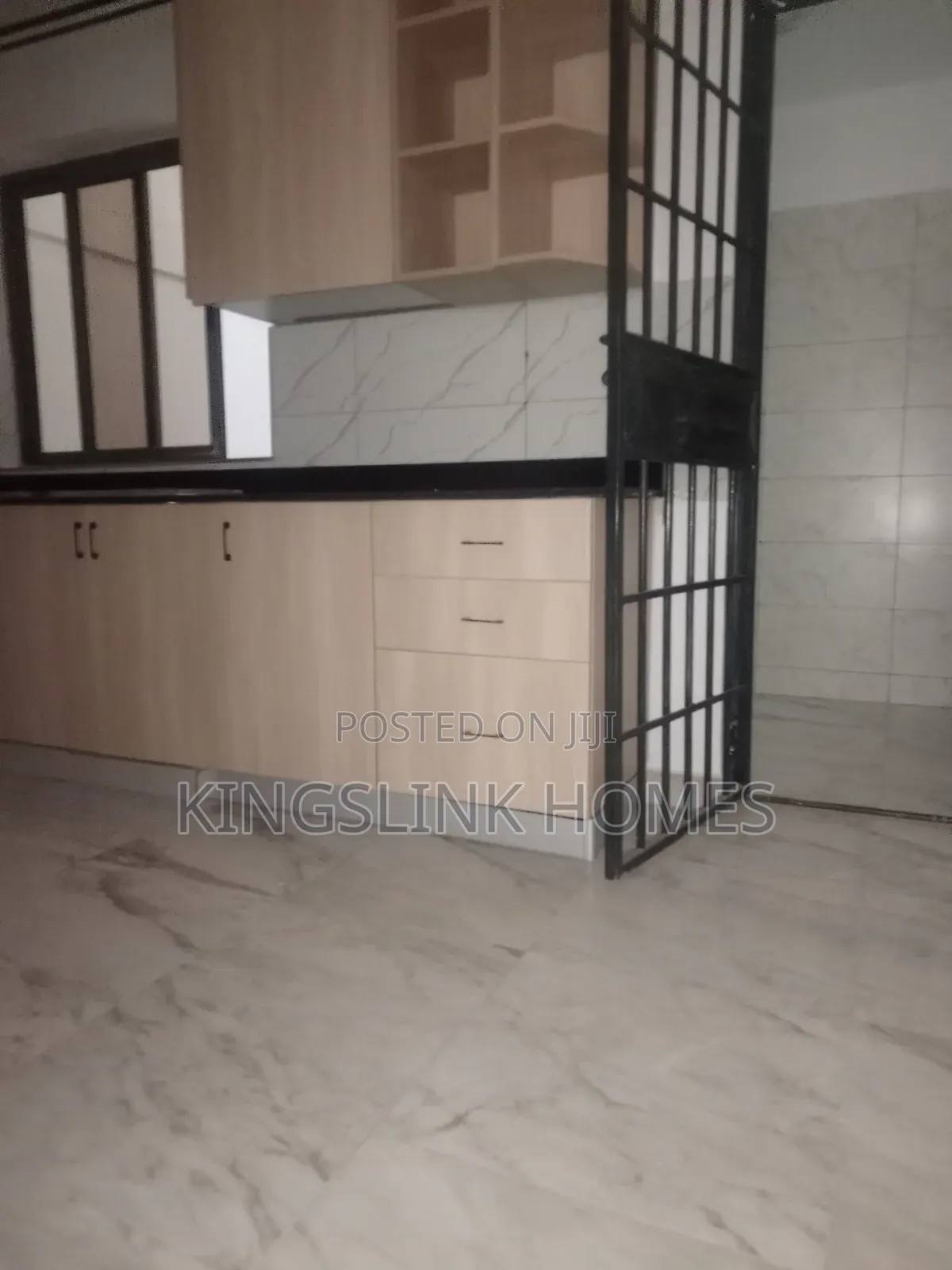 3bdrm Apartment in Nairobi West, Madaraka for rent