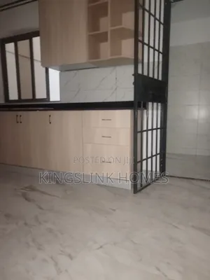 3bdrm Apartment in Nairobi West, Madaraka for rent