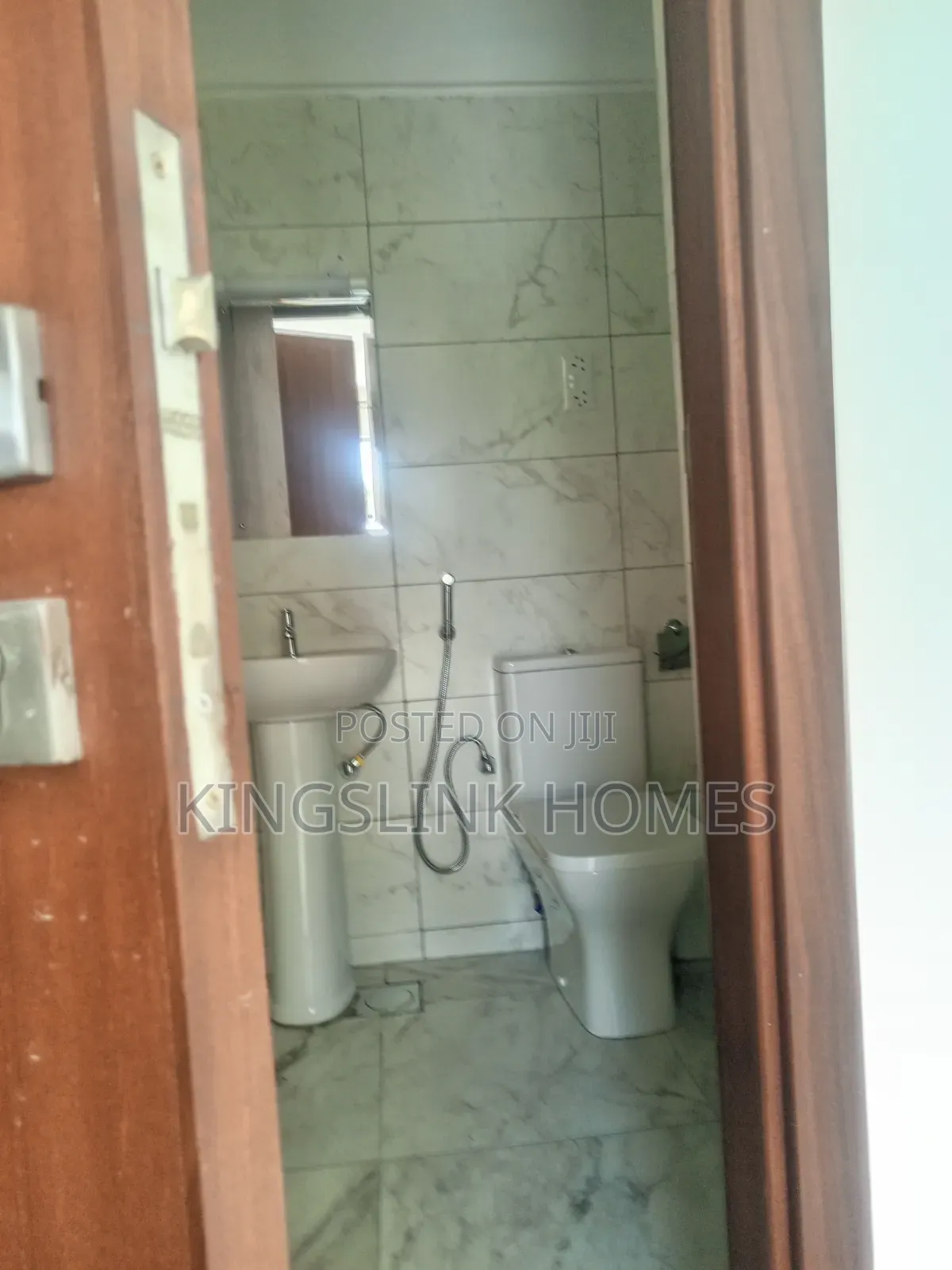 3bdrm Apartment in Nairobi West, Madaraka for rent