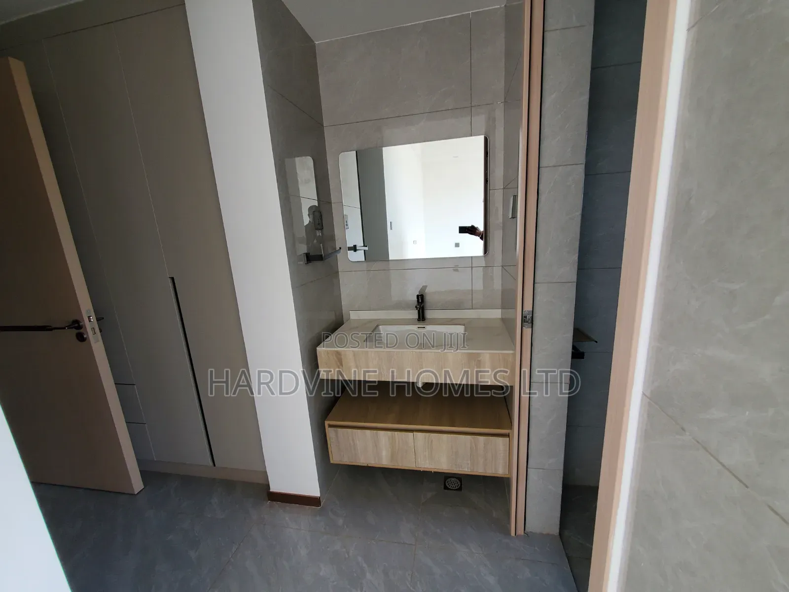 4bdrm Apartment in Riverside Drive for rent