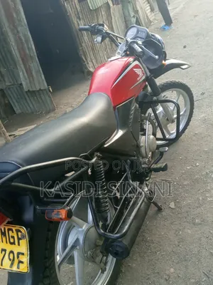 Honda CB 2025 Red