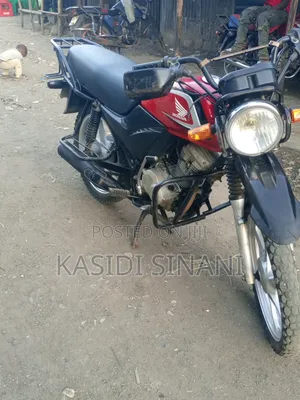 Honda CB 2025 Red