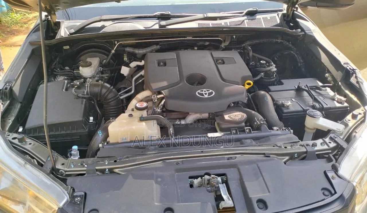 Toyota Hilux 2021 Gray