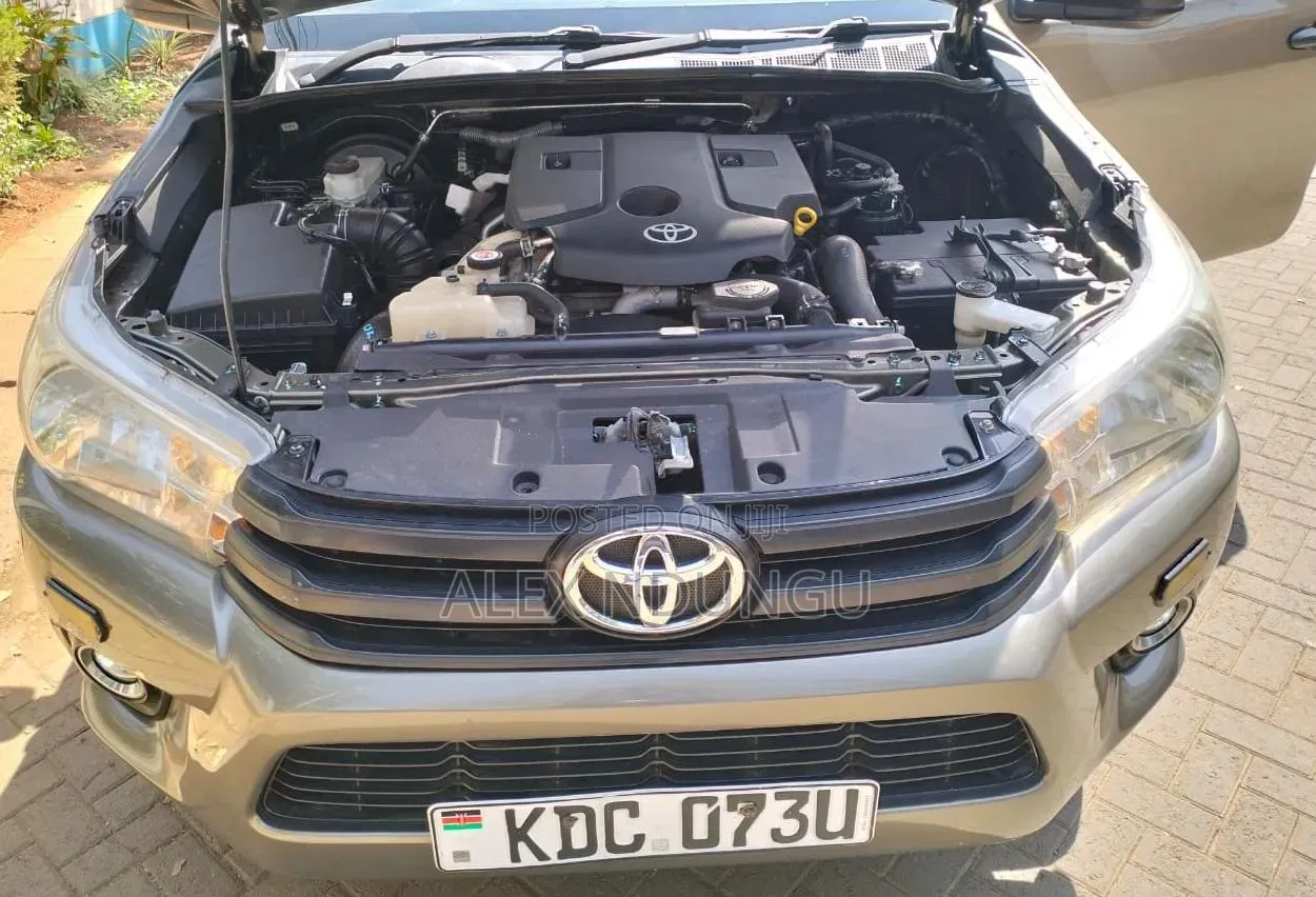 Toyota Hilux 2021 Gray