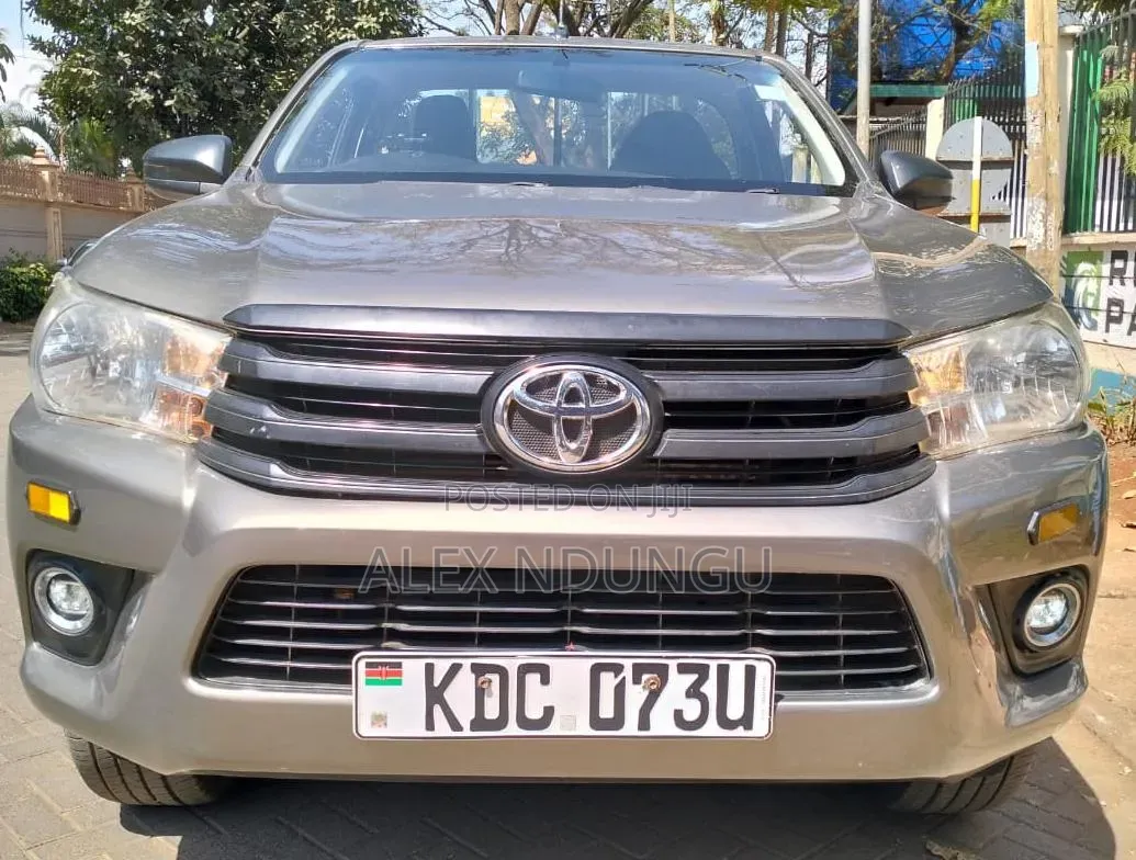 Toyota Hilux 2021 Gray