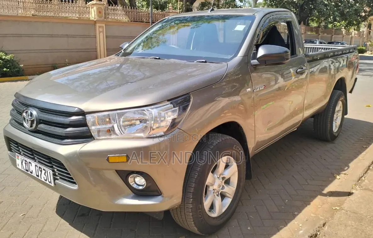 Toyota Hilux 2021 Gray