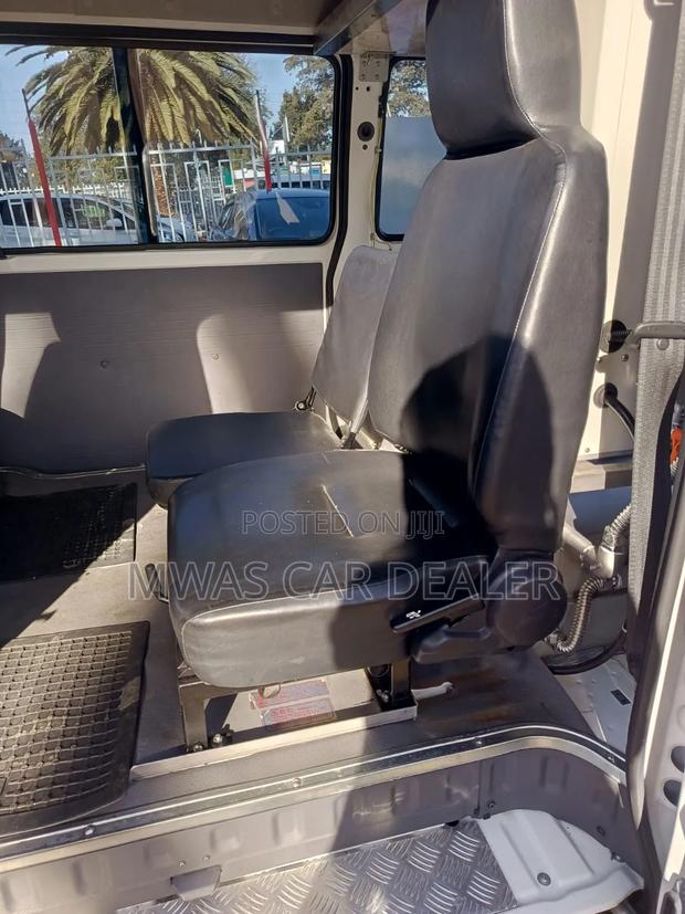 Mazda Bongo 2019 White - thumbnail 14