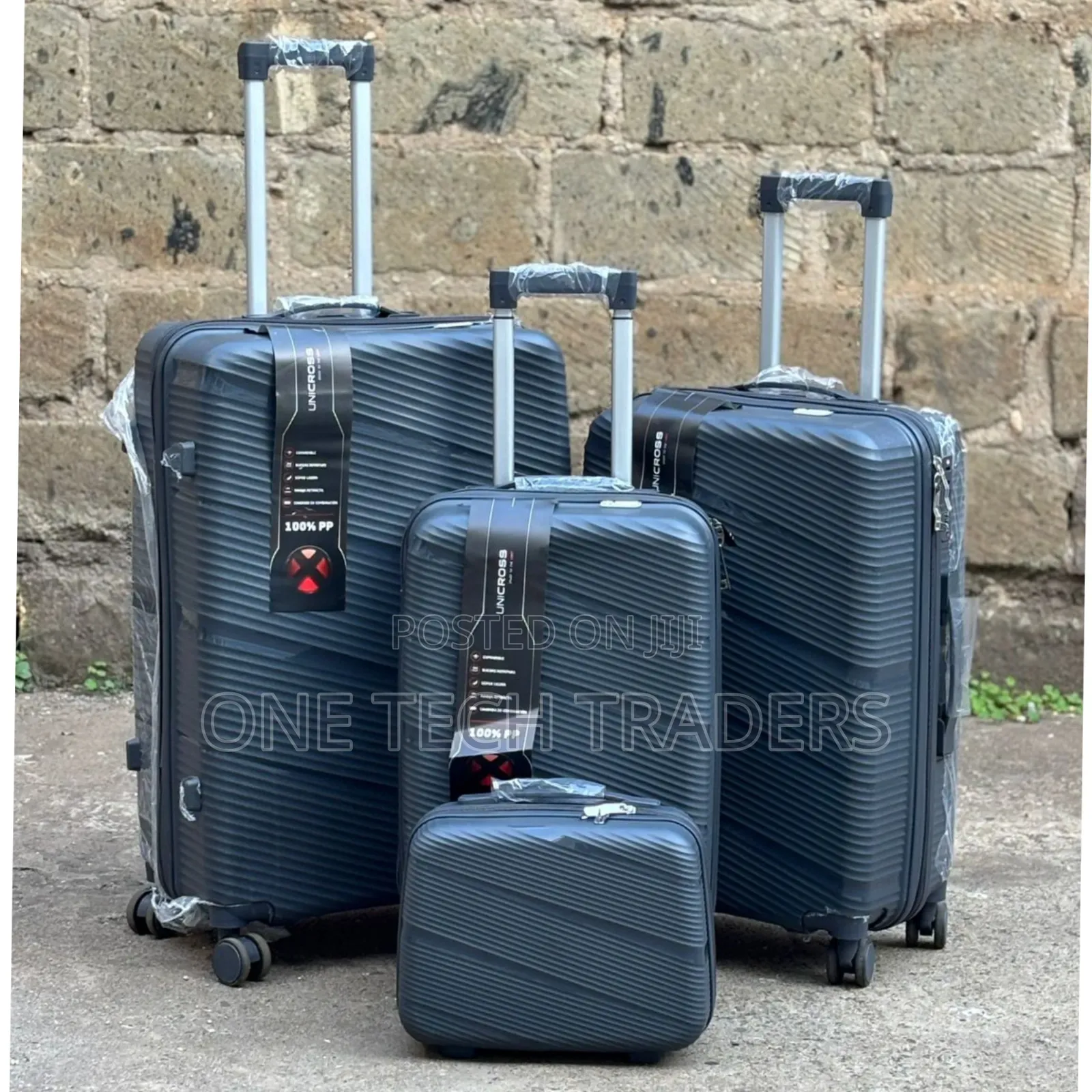 Suitcase, 4 in 1 Unbreakable Size 4/3