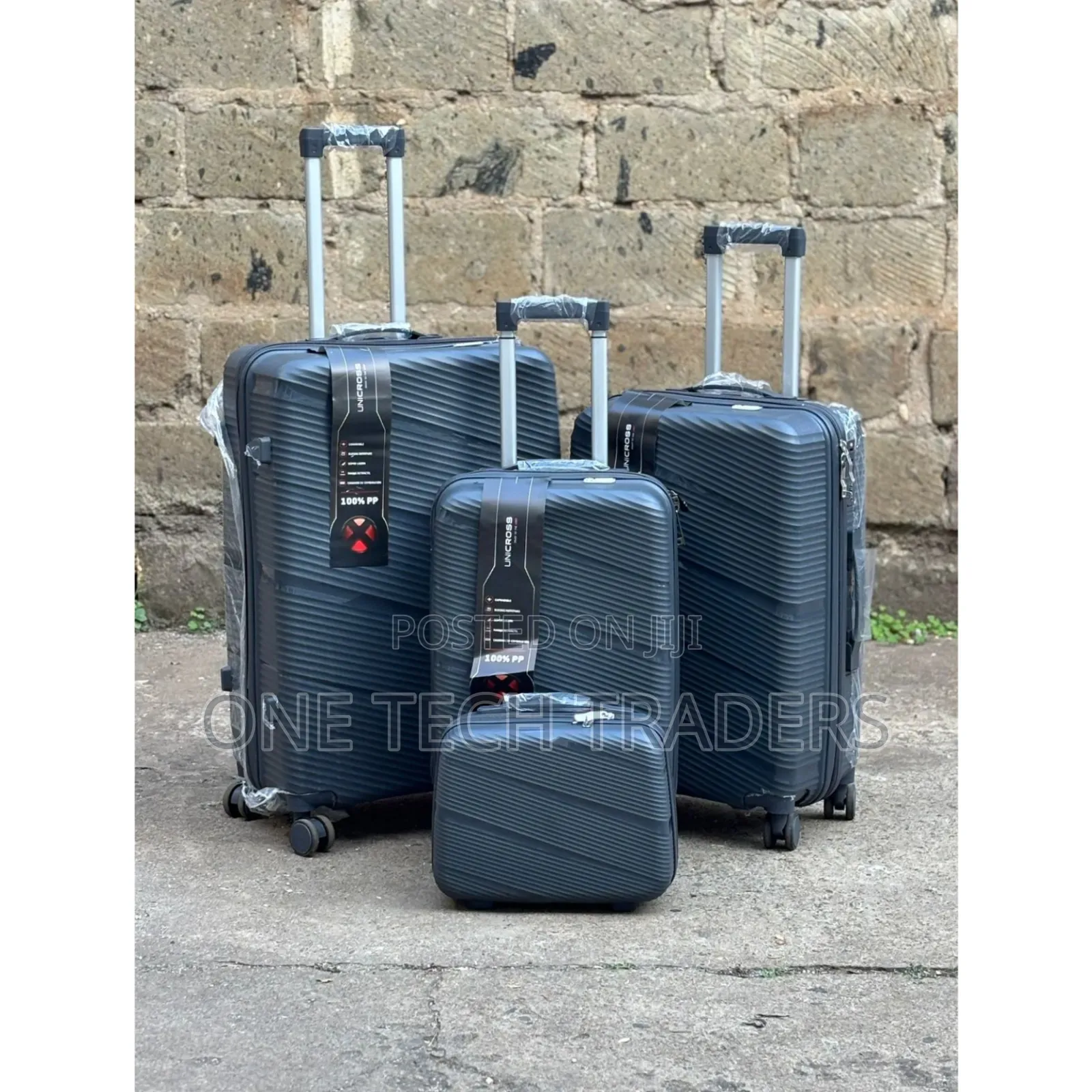 Suitcase, 4 in 1 Unbreakable Size 4/3