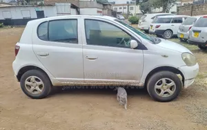 Toyota Vitz 2004 White