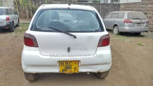 Toyota Vitz 2004 White