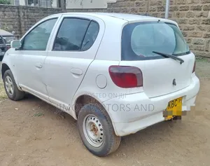 Toyota Vitz 2004 White