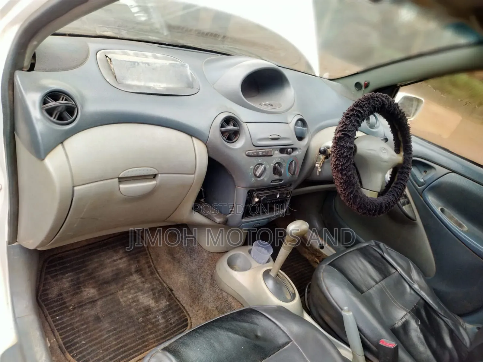 Toyota Vitz 2004 White