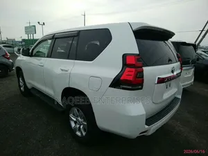 Toyota Land Cruiser Prado 2019 White
