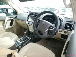 Toyota Land Cruiser Prado 2019 White