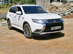 Mitsubishi Outlander 2015 White