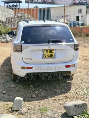 Mitsubishi Outlander 2015 White