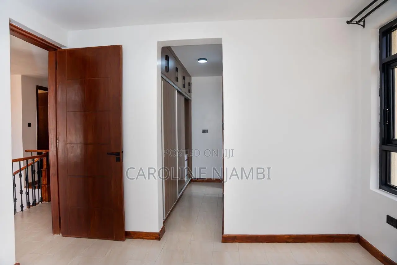 4bdrm Villa in Evan’S Ridge, Karai for sale