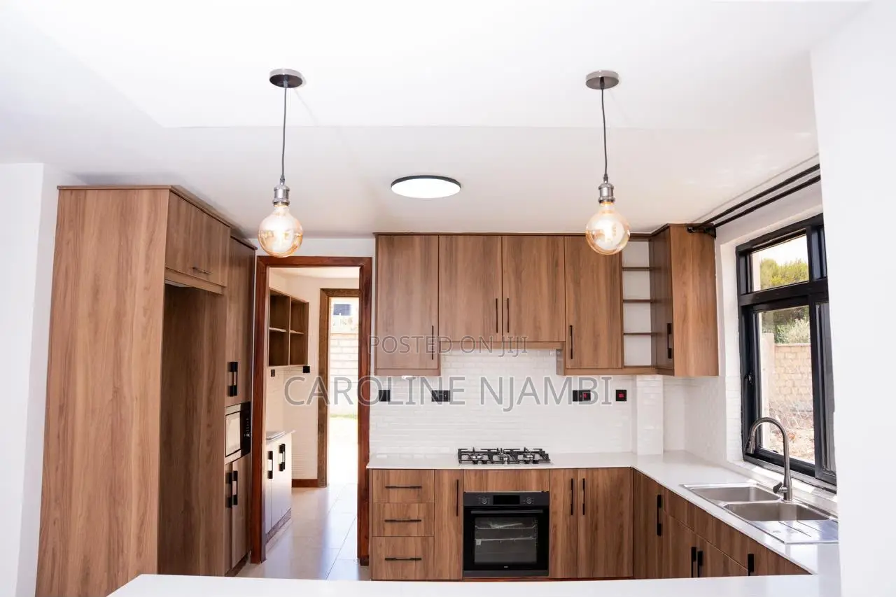 4bdrm Villa in Evan’S Ridge, Karai for sale