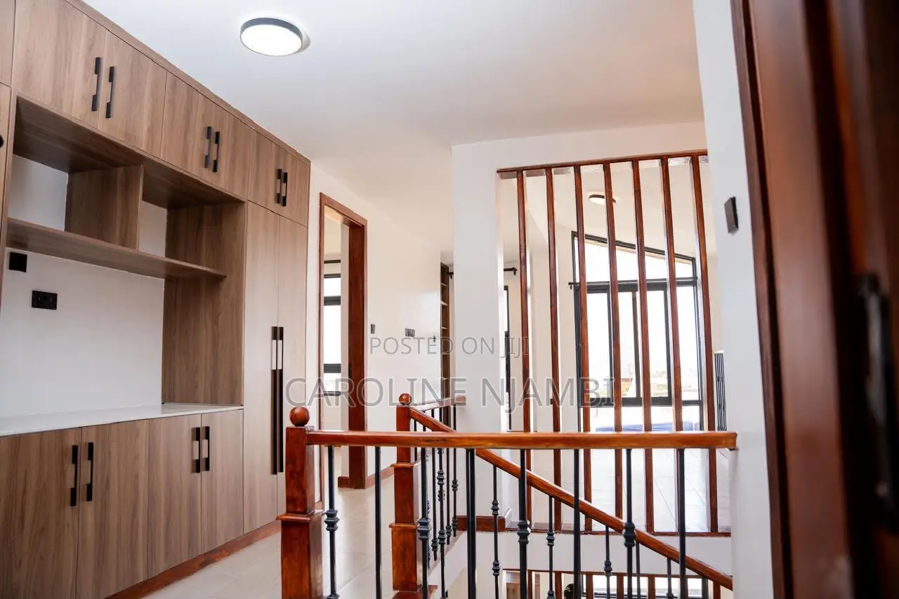 4bdrm Villa in Evan’S Ridge, Karai for sale