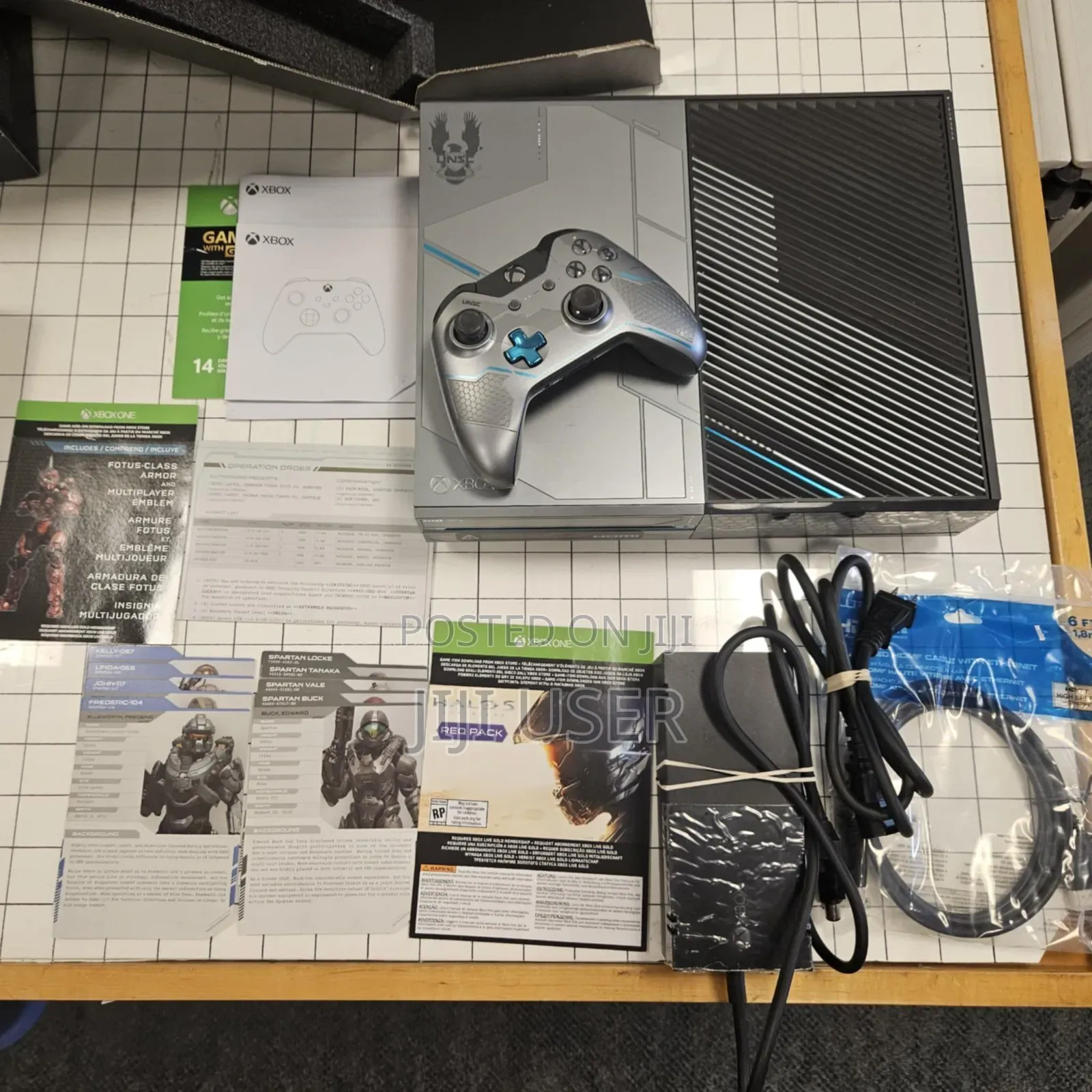Xbox One Limited Edition Halo 5: Guardians Bundle (2015)