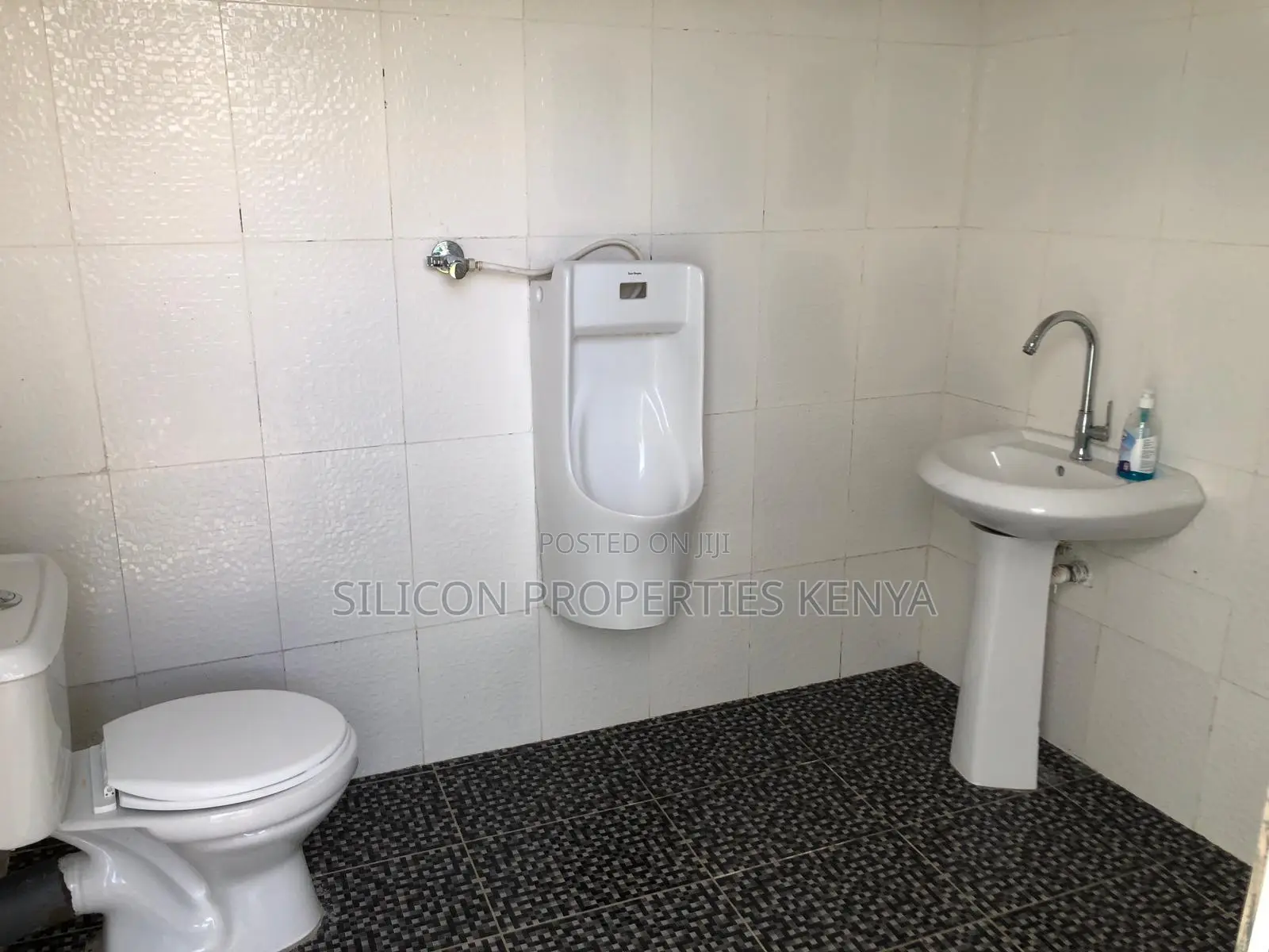 5bdrm Bungalow in Diani for sale