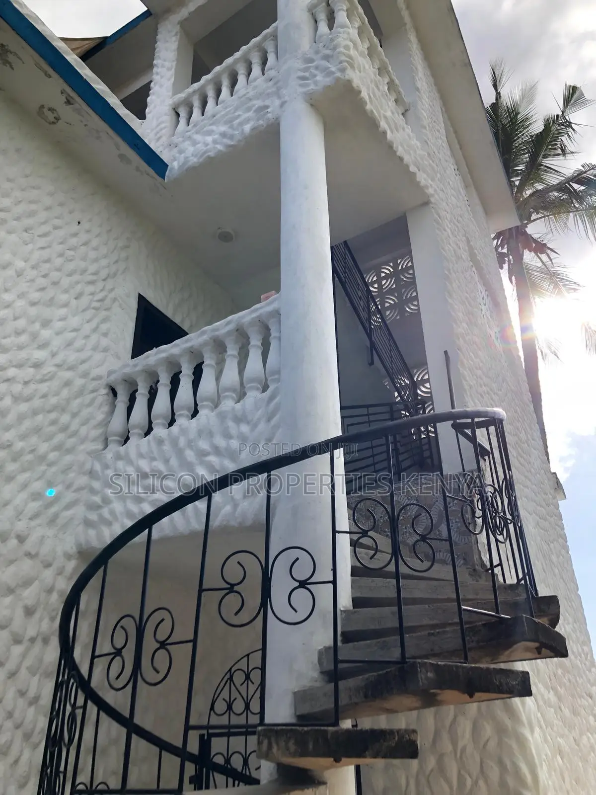 5bdrm Bungalow in Diani for sale