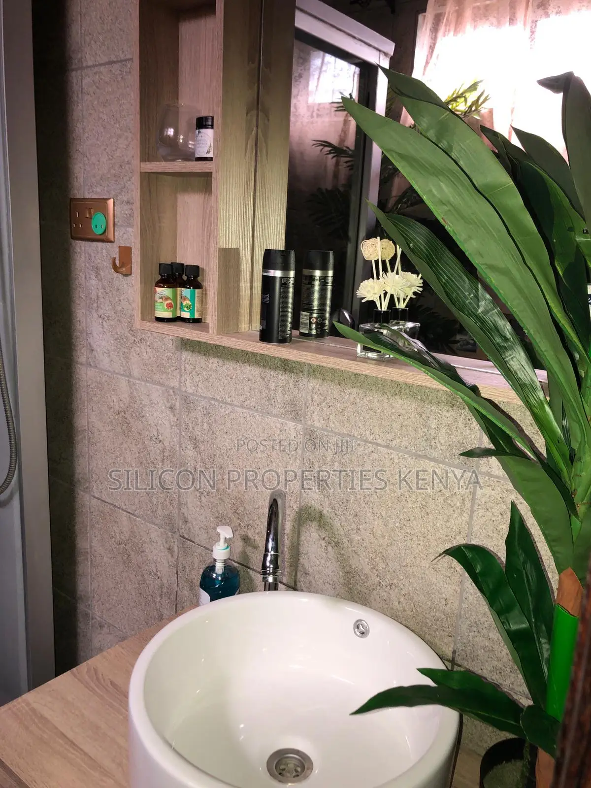 5bdrm Bungalow in Diani for sale