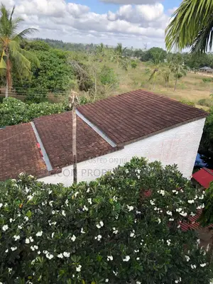 5bdrm Bungalow in Diani for sale