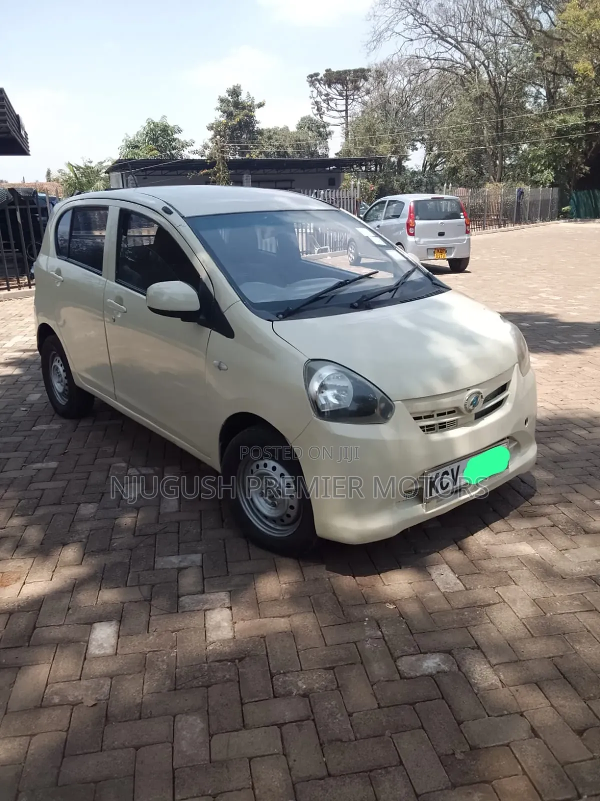 Daihatsu Mira 2012 Yellow