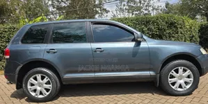 Volkswagen Touareg 2006 Blue