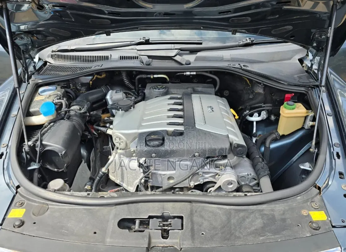 Volkswagen Touareg 2006 Blue