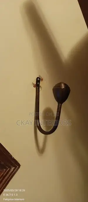 Elegant Touches for Elegant Spaces Brown and Bronze Holders