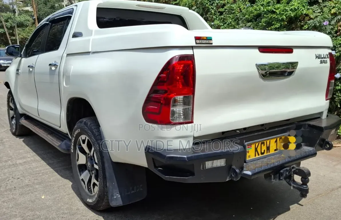 Toyota Hilux 2016 White