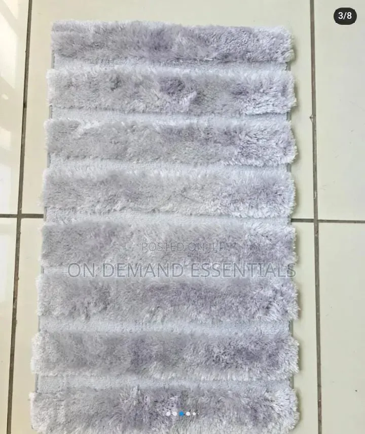Ultra Soft Microfiber Bathroom Mat Size *50*8O* . Cm