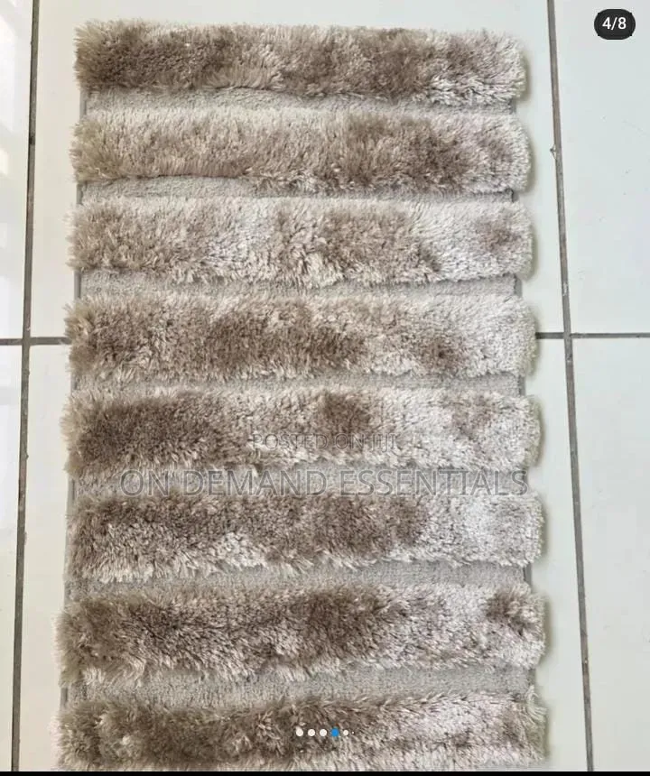 Ultra Soft Microfiber Bathroom Mat Size *50*8O* . Cm