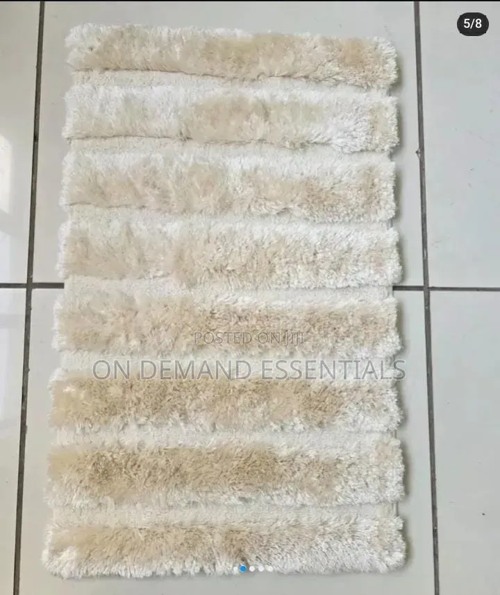 Ultra Soft Microfiber Bathroom Mat Size *50*8O* . Cm