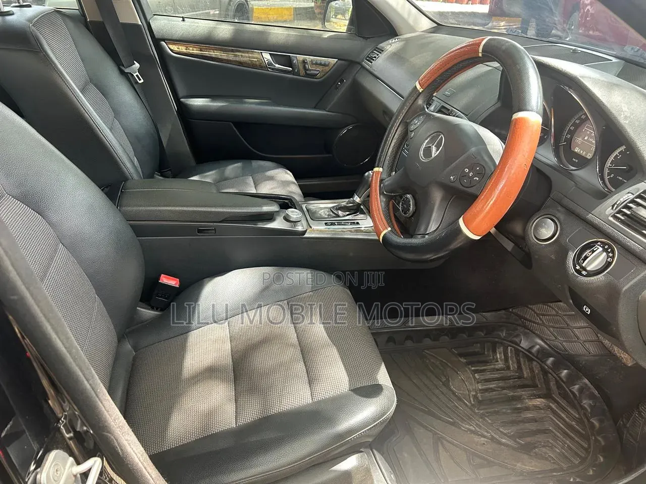 Mercedes-Benz C250 2010 Black