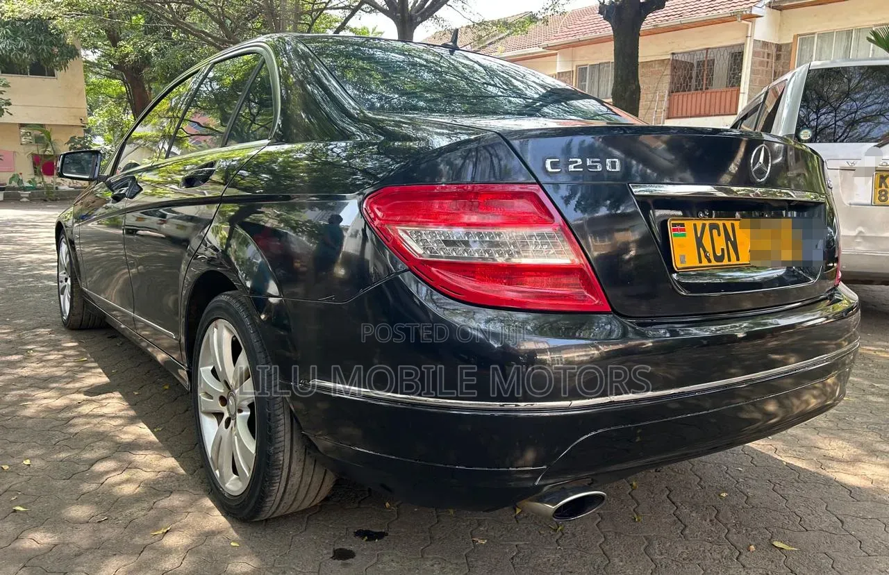 Mercedes-Benz C250 2010 Black