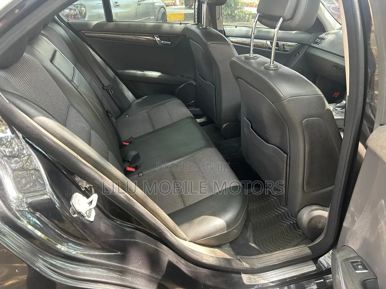Mercedes-Benz C250 2010 Black