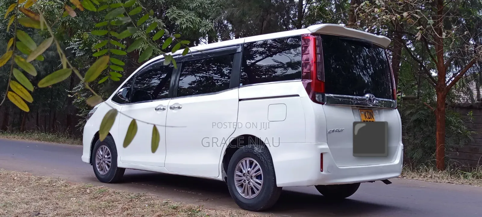 Toyota Esquire 2016 White