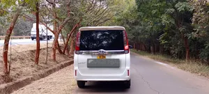 Toyota Esquire 2016 White