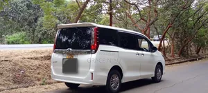 Toyota Esquire 2016 White