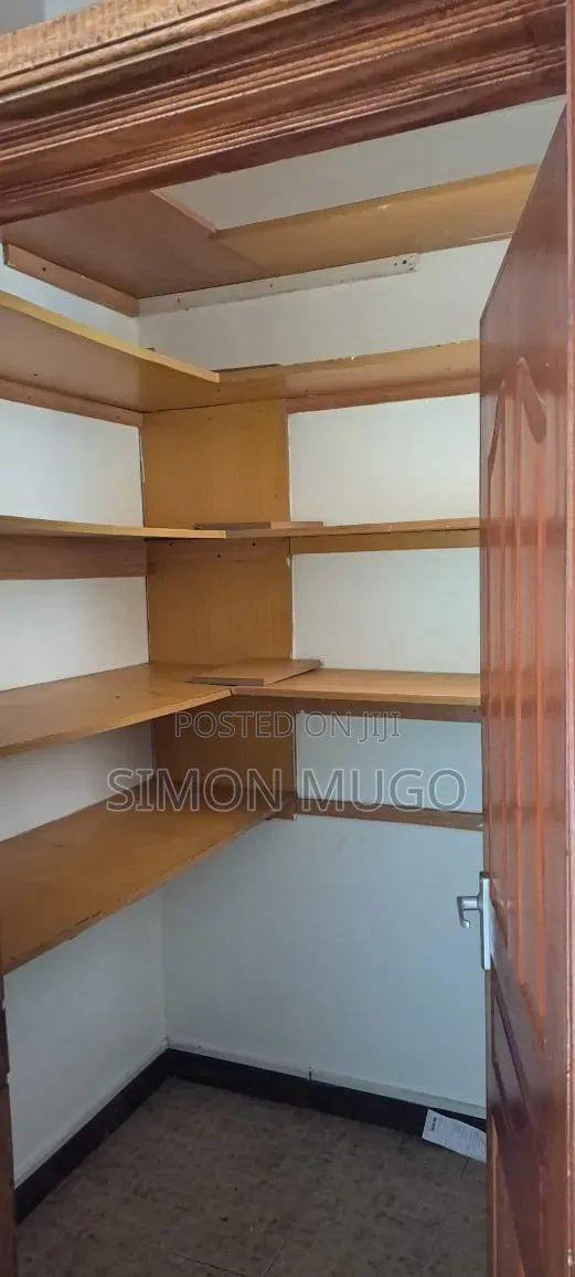 3bdrm Maisonette in Ridgeways for rent