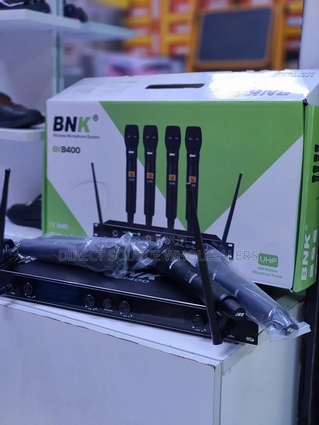 BNK BK8400 Professional 4 Wireless Microphones