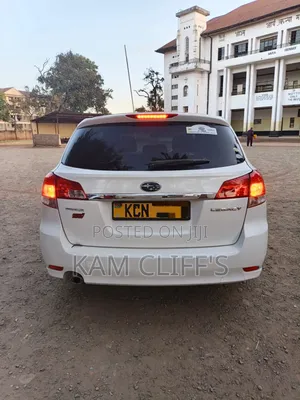 Subaru Legacy 2011 Off white